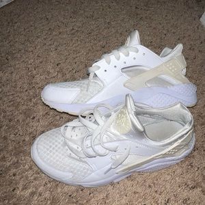 White Nike huaraches